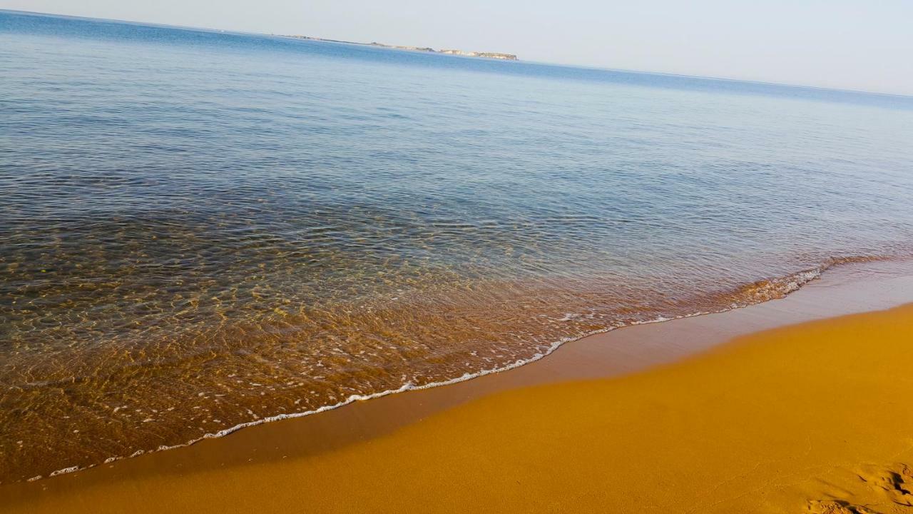 Galaxy Rooms Xi Beach エクステリア 写真